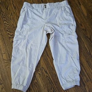 Women’s Cream Cargo Capris